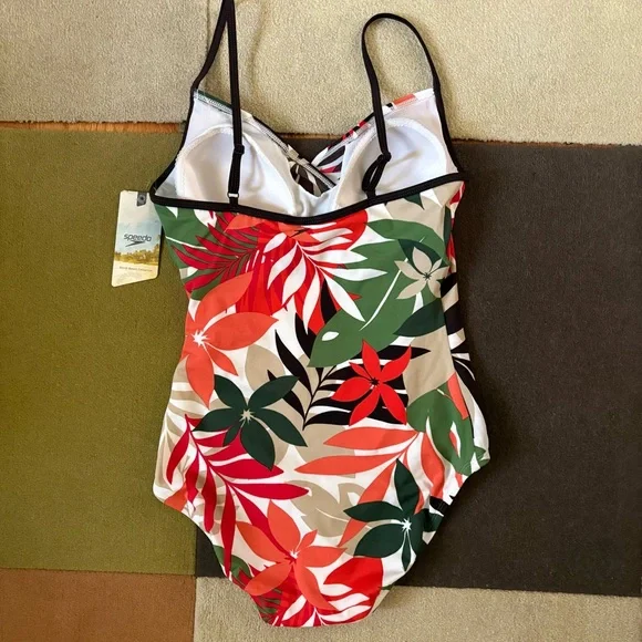NWT SPEEDO Bondi Beach One Piece size 12 - Picture 2 of 12